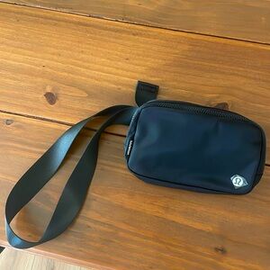 BRAND NEW w/tags Lululemon Belt Bag